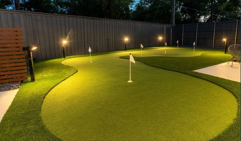 Putting green iluminado de noche